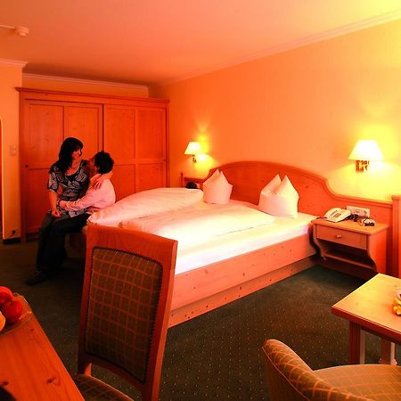 Hotel Goldenes Kreuz Tannheim Bagian luar foto