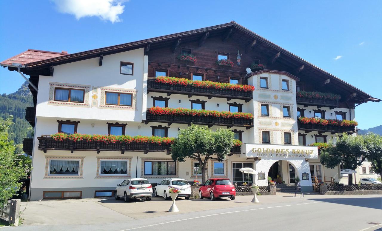 Hotel Goldenes Kreuz Tannheim Bagian luar foto